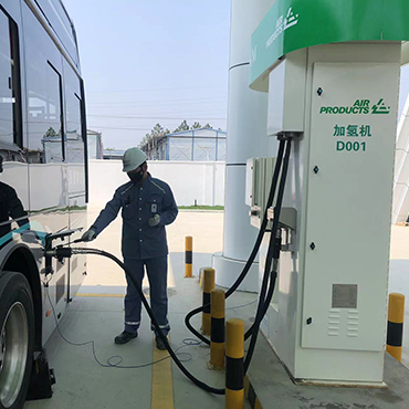 Hydrogen bus fueling in China